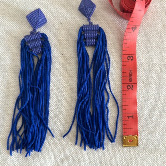 Royal blue fringe posts. - Picture 3 of 4